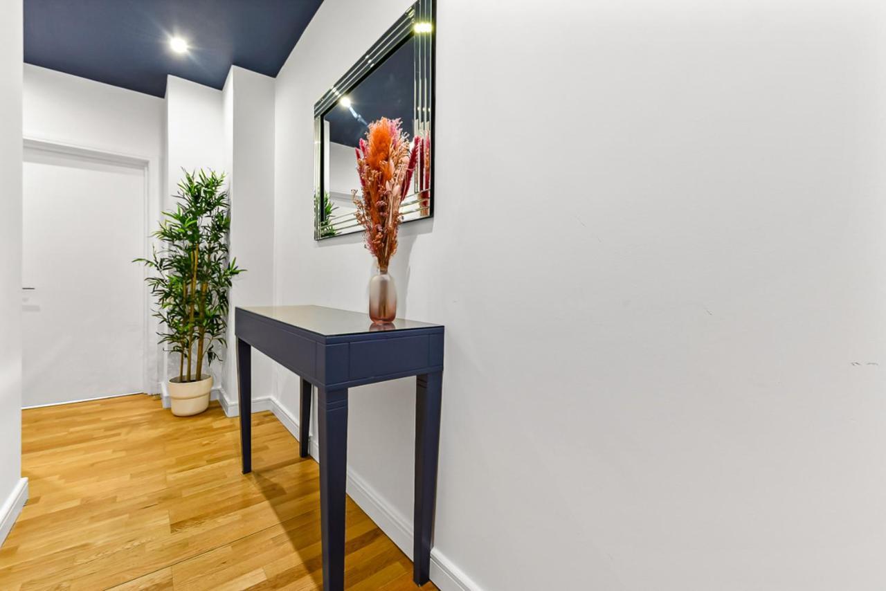 Spacious Contemporary 2 Bed Flat, Central ลอนดอน ภายนอก รูปภาพ