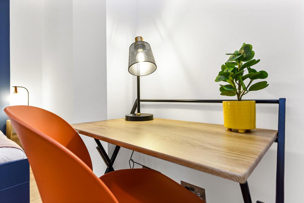 Spacious Contemporary 2 Bed Flat, Central ลอนดอน ภายนอก รูปภาพ